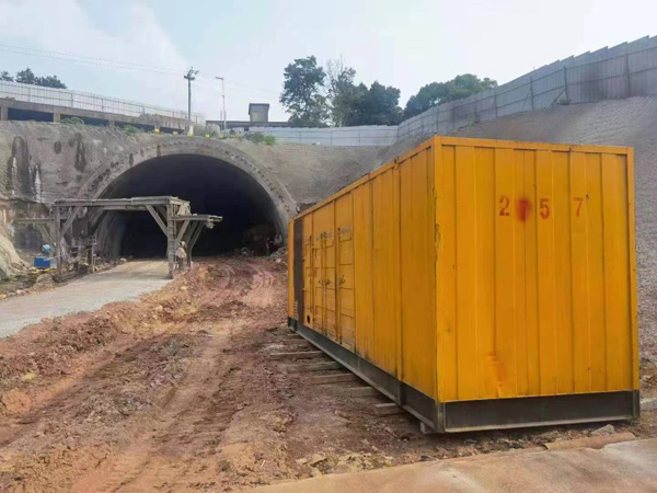 零陵发电机出租自启装置的工作原理是什么？