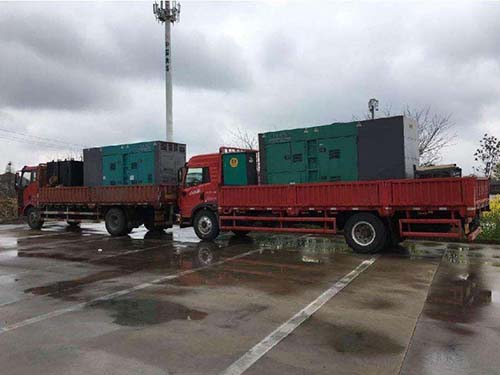 零陵涂抹密封胶后，需要等待多长时间才能安装水冷式机油散热器密封件？